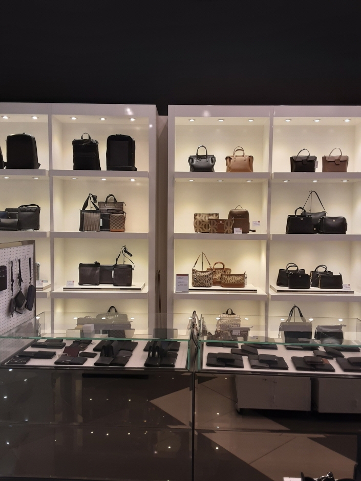 [京畿道] [事後免税店] Louis Quatorze（ルイキャトルズ）・ロッテパジュ（坡州）（루이까또즈 롯데파주）