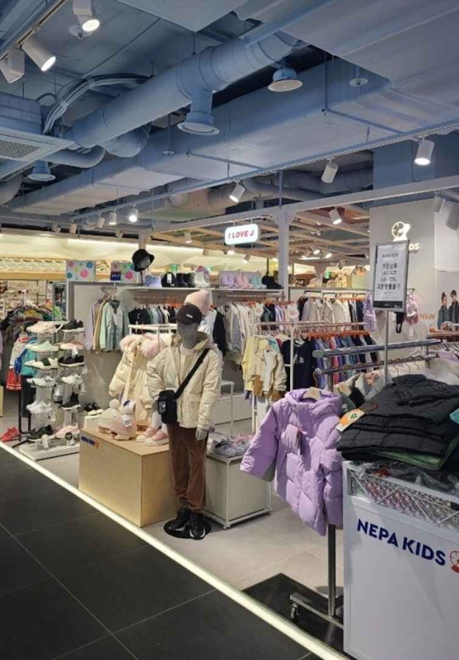 [江原道] [事後免税店] NEPA（ネパ）キッズ・モダアウトレットチュンチョン（春川）店（네파키즈 모다 아울렛 춘천점）