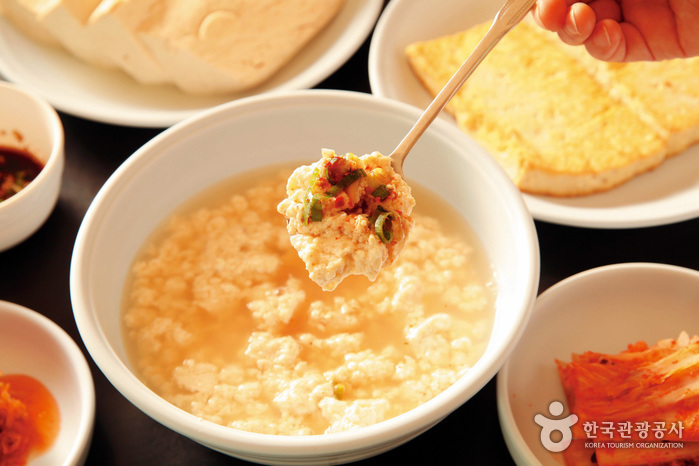 [江原道] チョダン(草堂)ハルモ二スンドゥブ (초당할머니순두부)