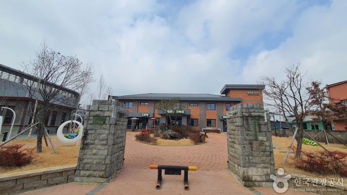 [忠清北道] 葉煙草ハウス (엽연초하우스)