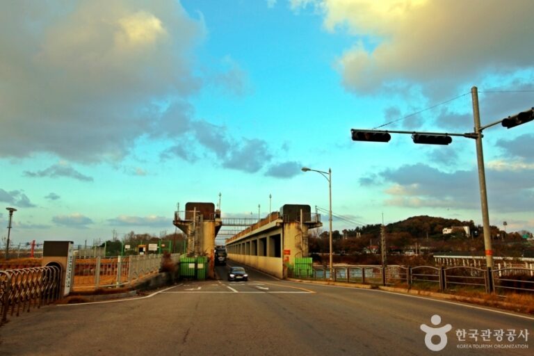 [忠清南道] 牙山湾防潮堤（아산만방조제）