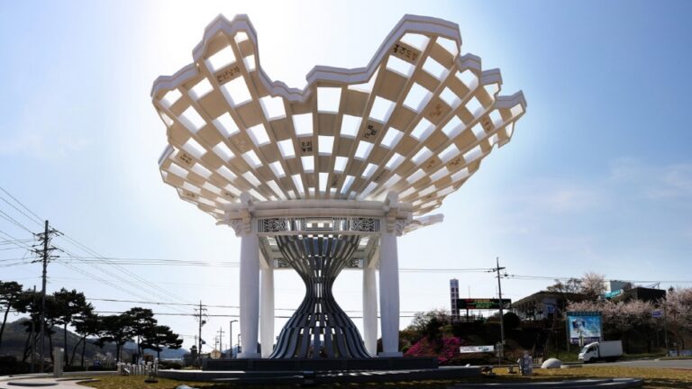 [忠清南道] 洪州千年記念塔（홍주천년기념탑）