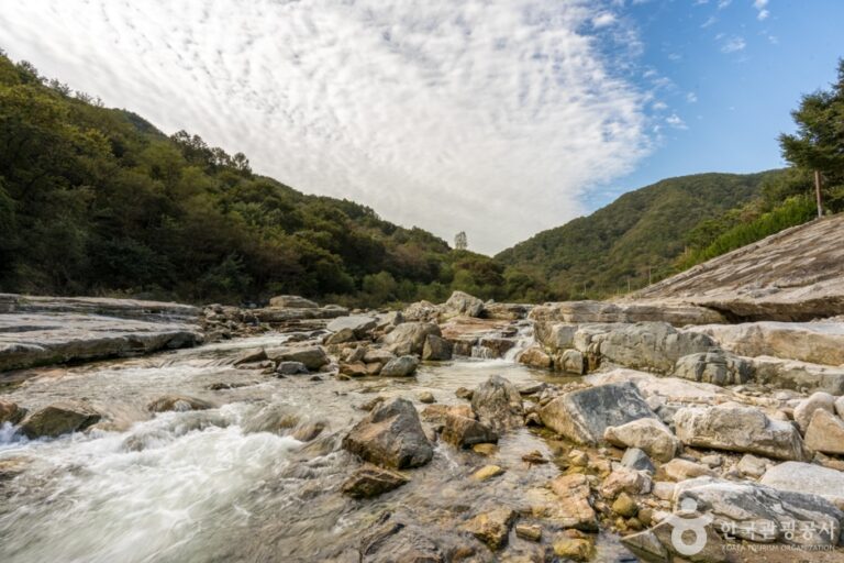 [慶尚北道] 大伽川渓谷（武屹九曲）（대가천계곡(무흘구곡)）