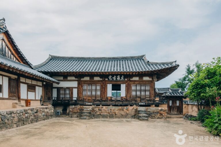 [慶尚北道] 河回養真堂（하회 양진당）