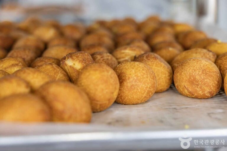 [慶尚南道] 統営港クルパン屋通り（통영항 꿀빵거리）