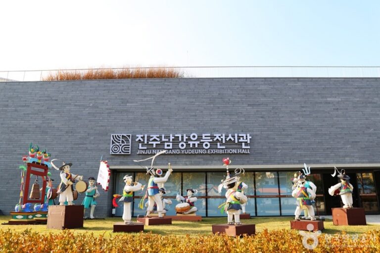 [慶尚南道] ソマンジンサン流灯テーマ公園（소망진산 유등테마공원）