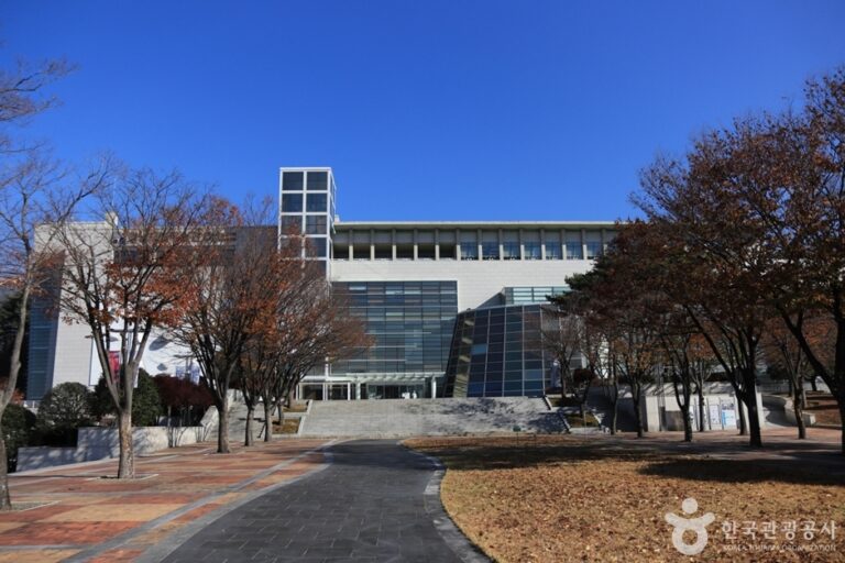 [慶尚南道] 慶南道立美術館（경남도립미술관）