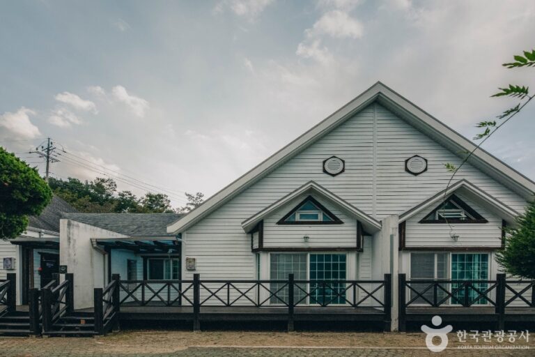 [慶尚南道] 唐項浦観光地ペンション（당항포관광지 펜션）