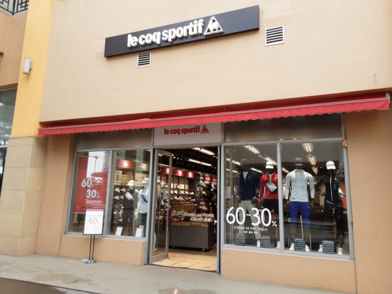 [慶尚南道] [事後免税店] le coq sportif（ルコックスポルティフ）・ロッテキムヘ（金海）（르꼬끄스포르티브 롯데김해）