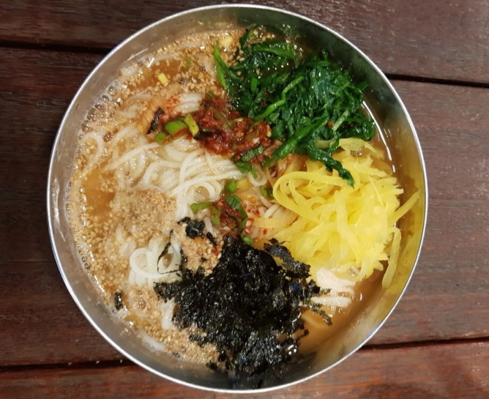 [慶尚南道] 大東ハルメククス（[백년가게]대동할매국수）