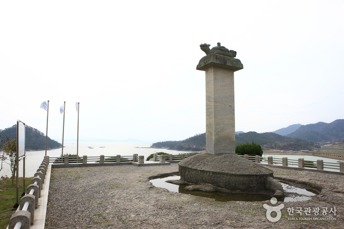 [全羅南道] 李忠武公碧波津戦捷碑（이충무공 벽파진 전첩비）