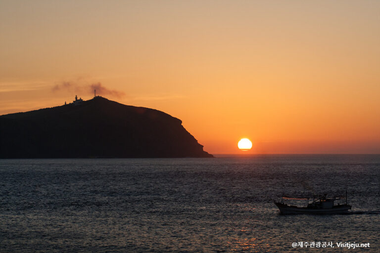 [済州] セモリオルム（牛島峰）（쇠머리오름（우도봉））