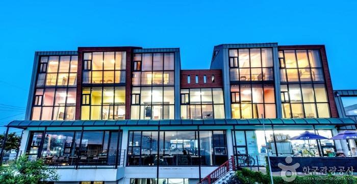 [済州] スターリーナイト済州 (스테리나잇 제주)