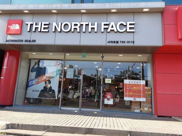 [済州] [事後免税店] THE NORTH FACE（ザ・ノース・フェイス）・チェジュソギ（済州西帰）（노스페이스 제주서귀）