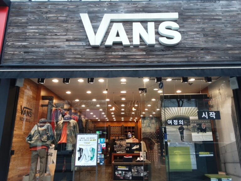 [済州] [事後免税店] VANS（ヴァンズ）・シンジェジュ（新済州）（VANS 신제주）